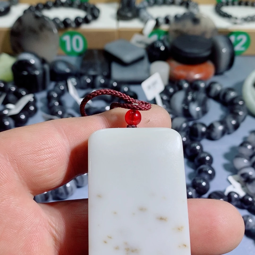 易***舟和田玉未镶嵌颈饰