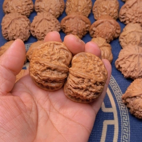 【闪购商品】吊坠文玩核桃酥*白狮子45