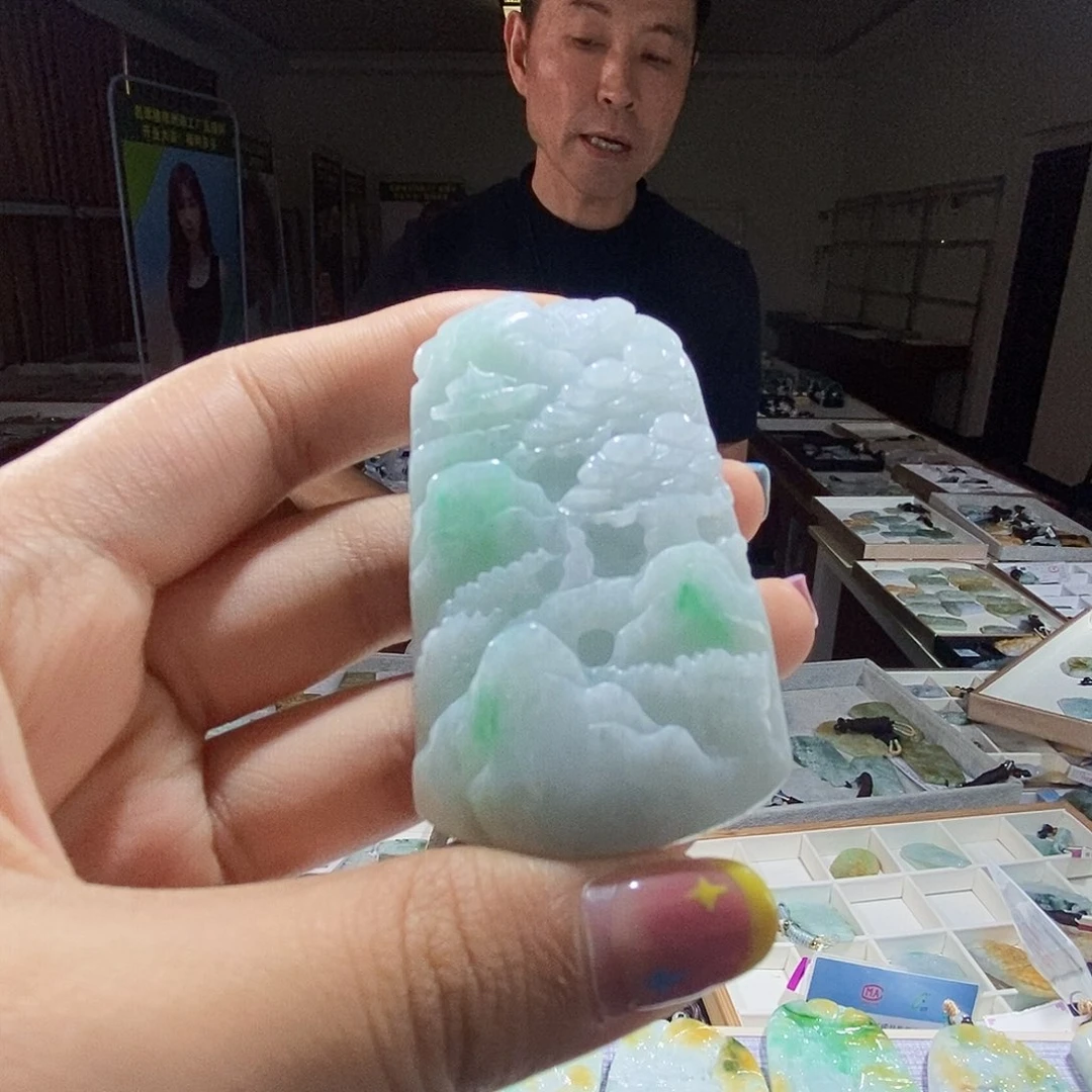 翡翠未镶嵌颈饰翡翠