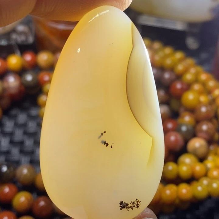 玛瑙/玉髓颈饰未镶嵌游**德