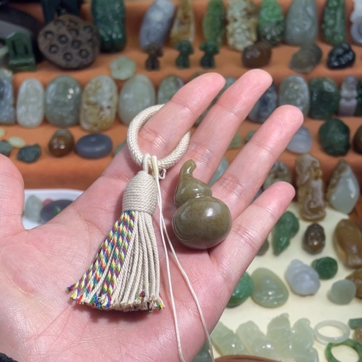 *****和田玉未镶嵌颈饰