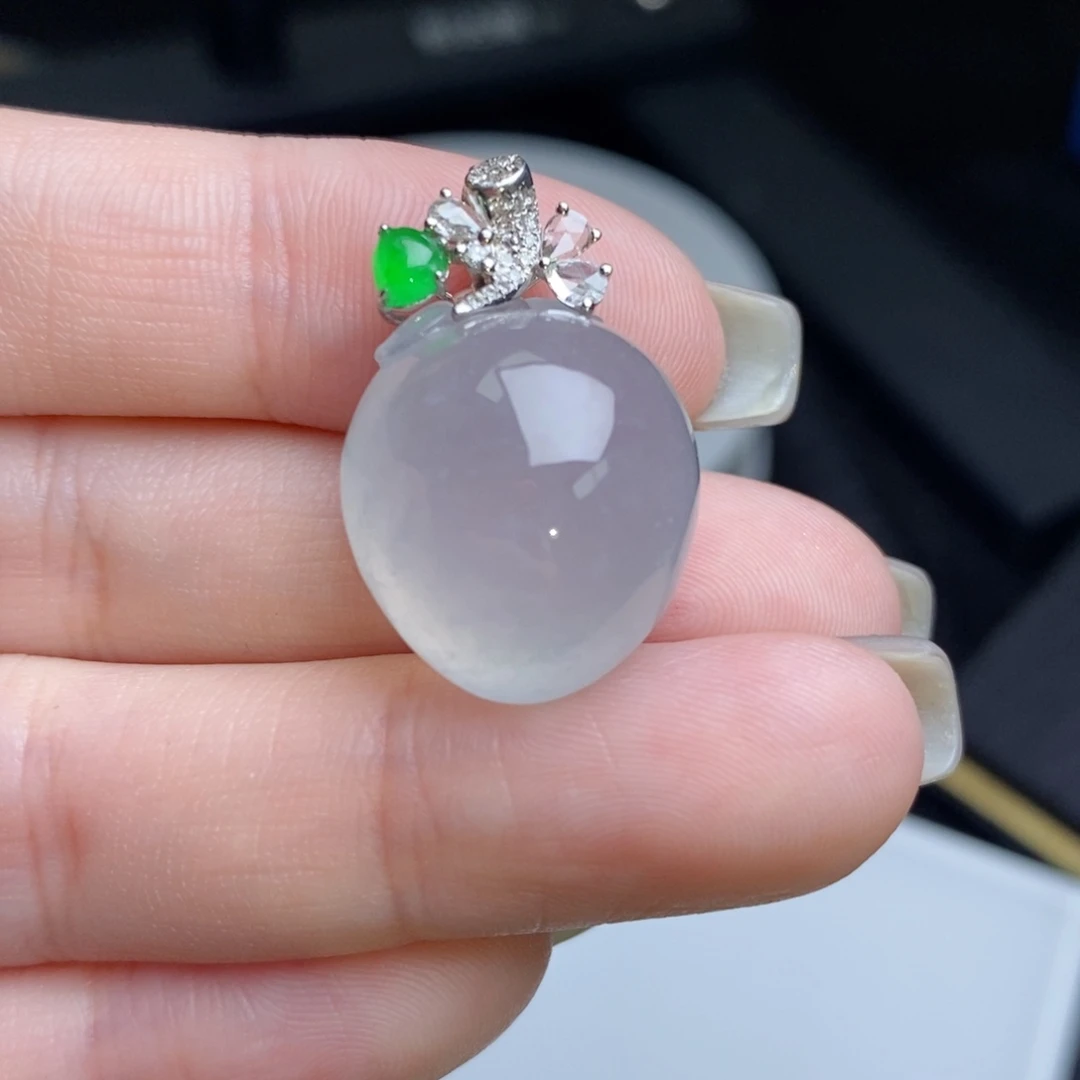 翡翠18K金镶嵌颈饰冰桃子