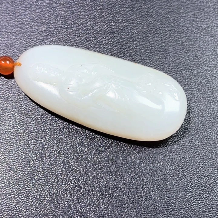和田玉未镶嵌挂件雨**虹