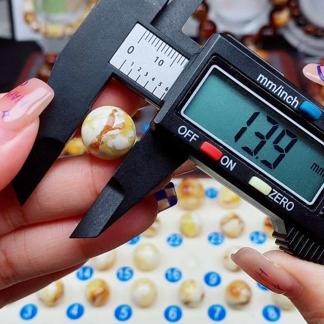 未镶嵌蜜蜡裸石蜜蜡