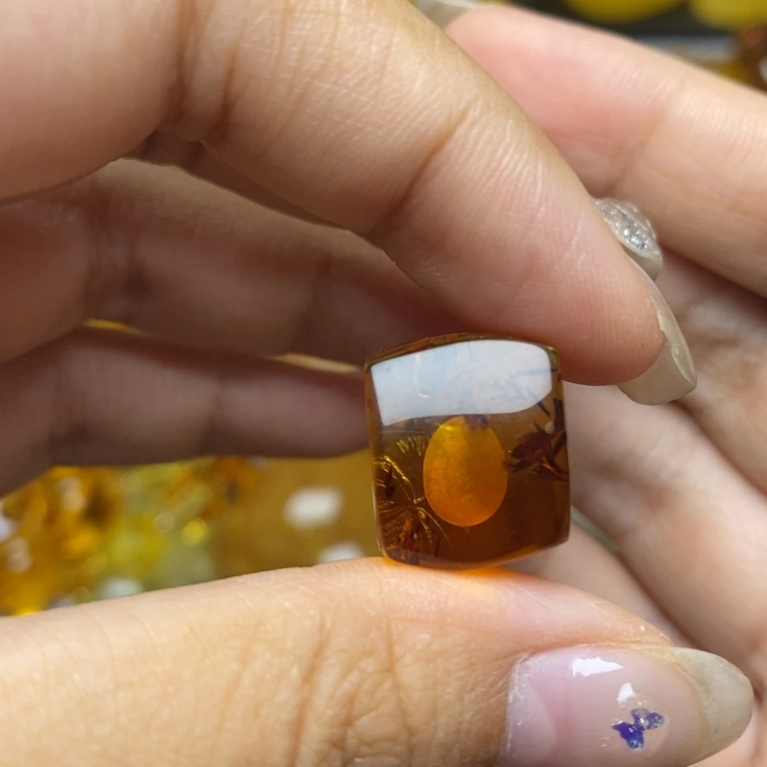 未镶嵌琥珀珠宝奇石