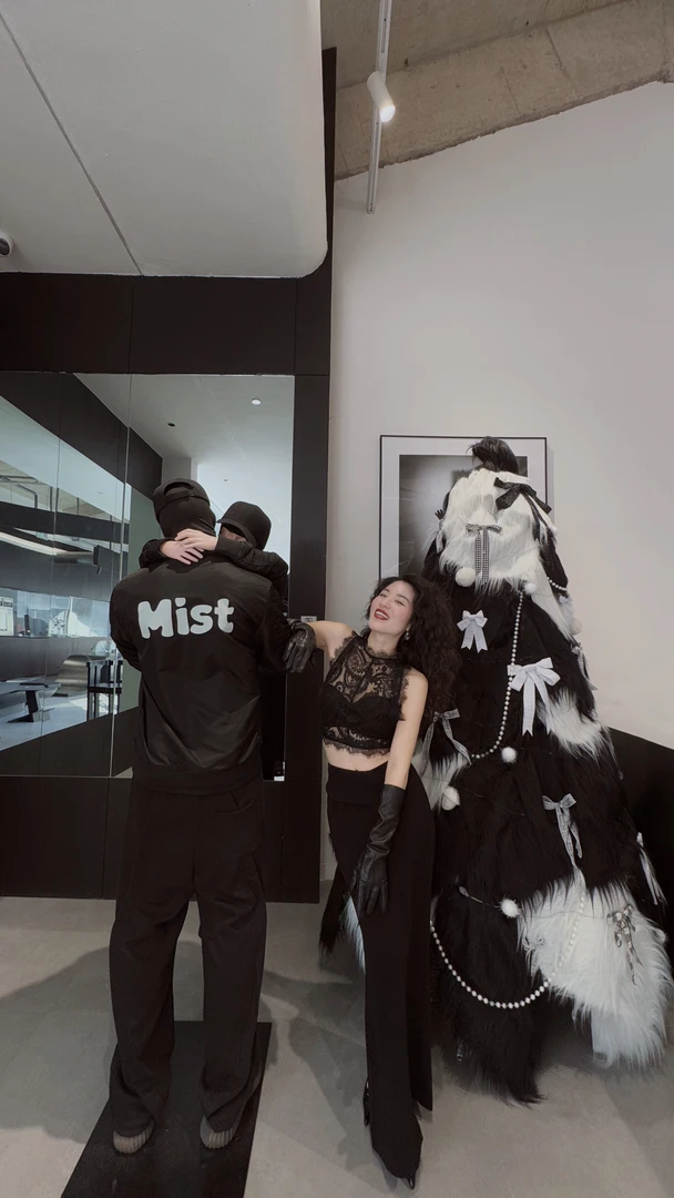 MIRROR 【涛姐精选】黑色V型腰头半裙