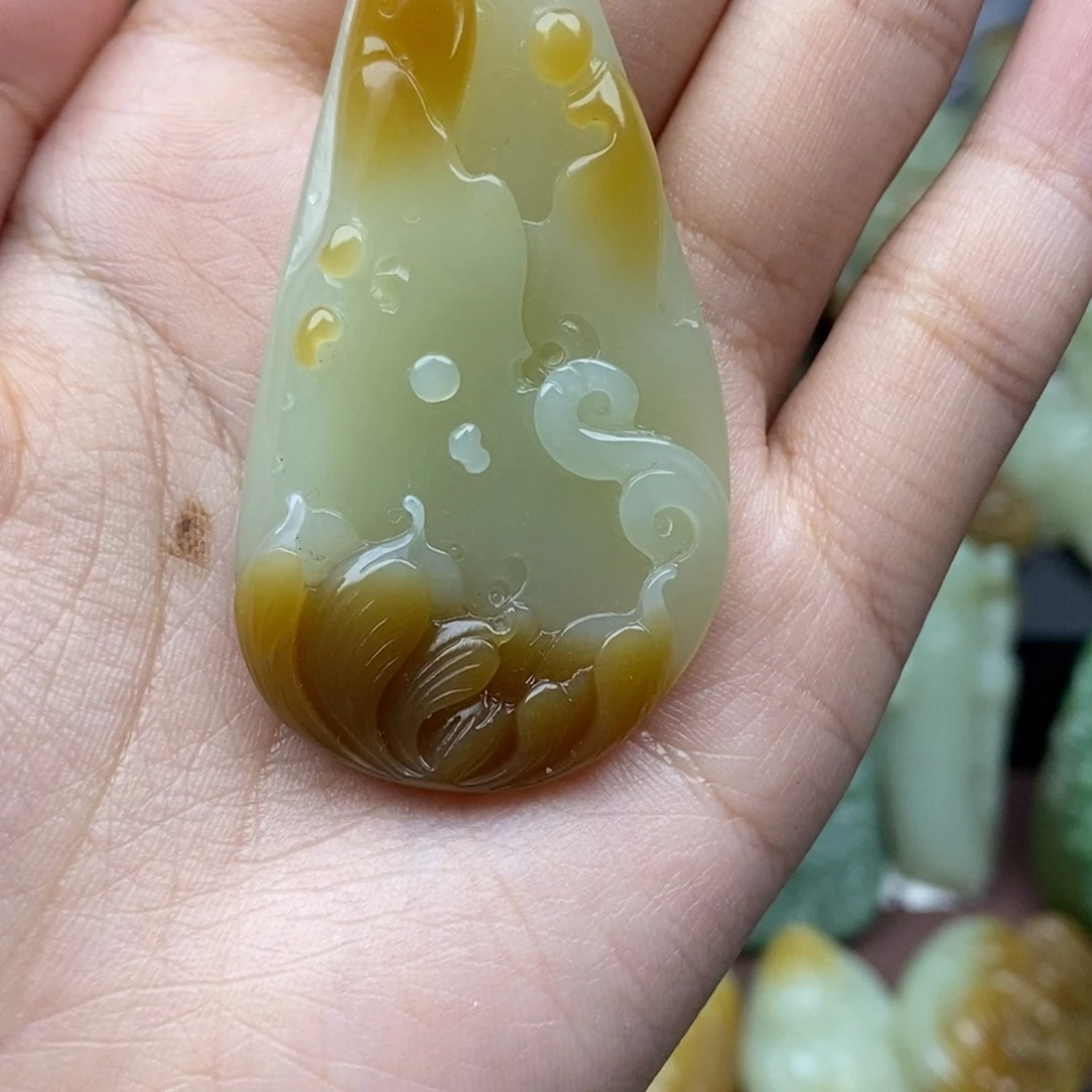 和田玉（糖玉）未镶嵌颈饰