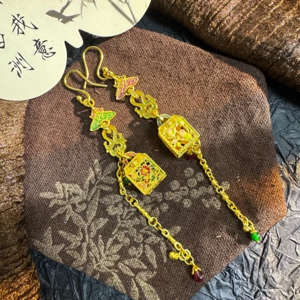【肆玥珠宝】 足金999黄金吊坠周洋霞国金烧蓝方菲御宝-繁花印