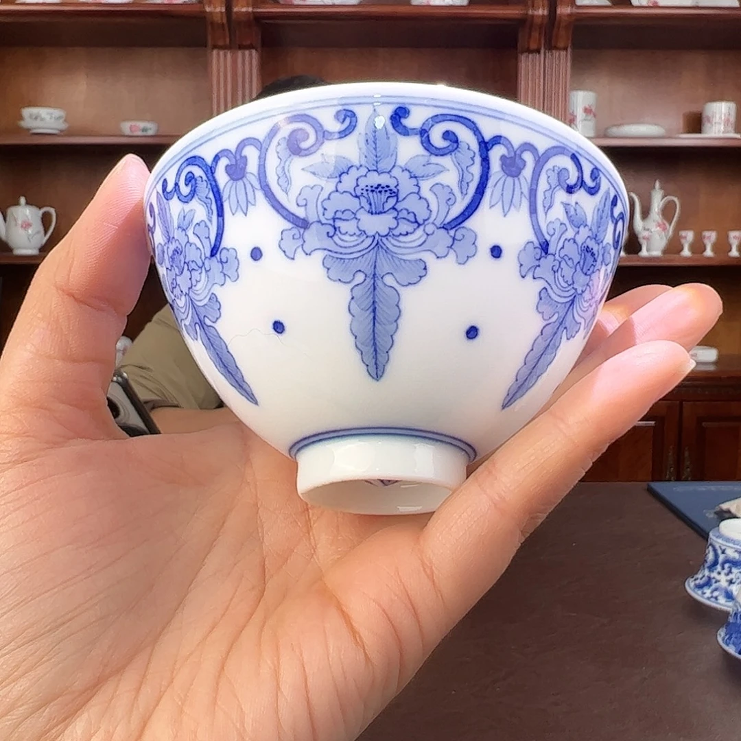 瓷青花山茶花鸡心杯