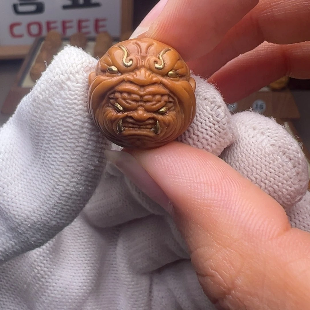 猴头核桃把件镶嵌款僧中僧18左右尺寸全品有正常封口线