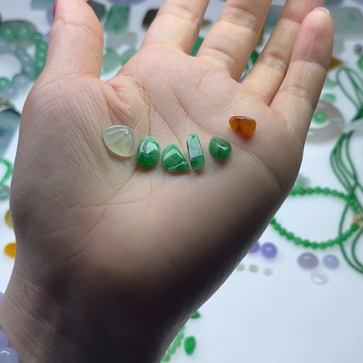 ****水翡翠未镶嵌挂件天然翡翠