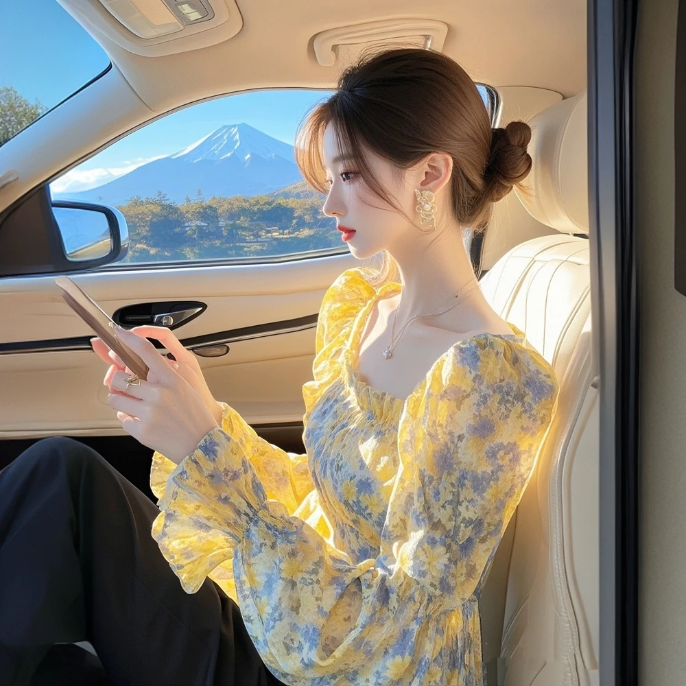 2025春装新款法式高级感轻奢气质上衣超好看独特漂亮蓝色碎花衬衫