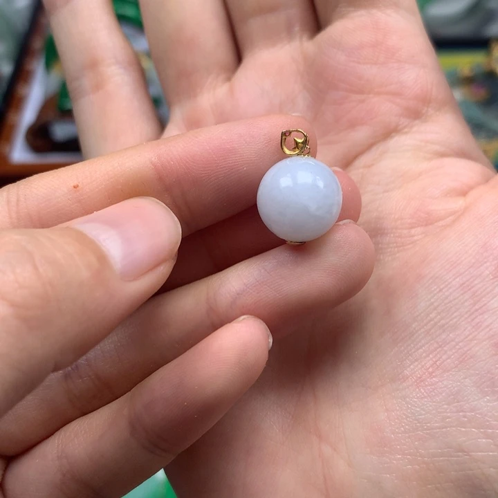 翡翠18K金镶嵌颈饰翡翠