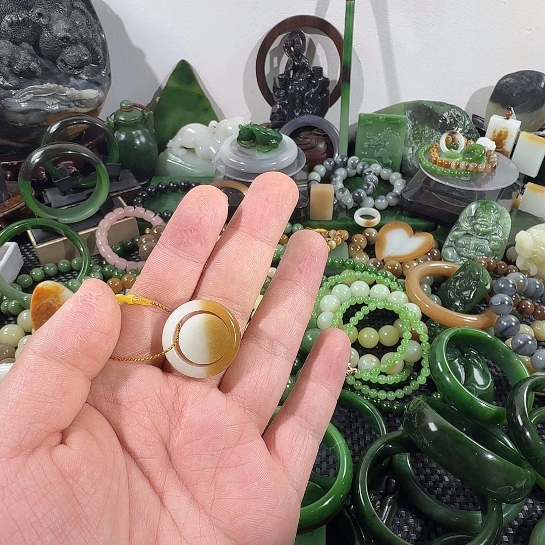 开***利和田玉（糖玉）未镶嵌手镯