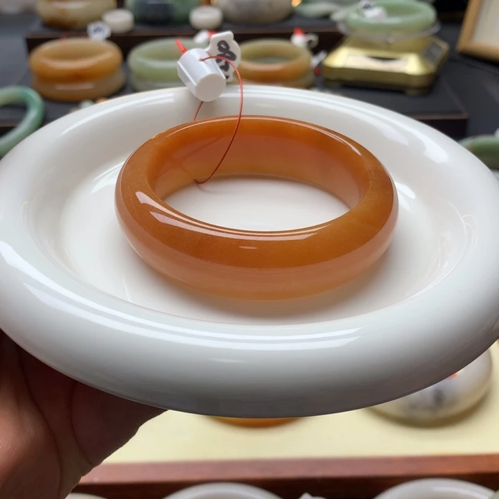 未镶嵌手镯石英质玉