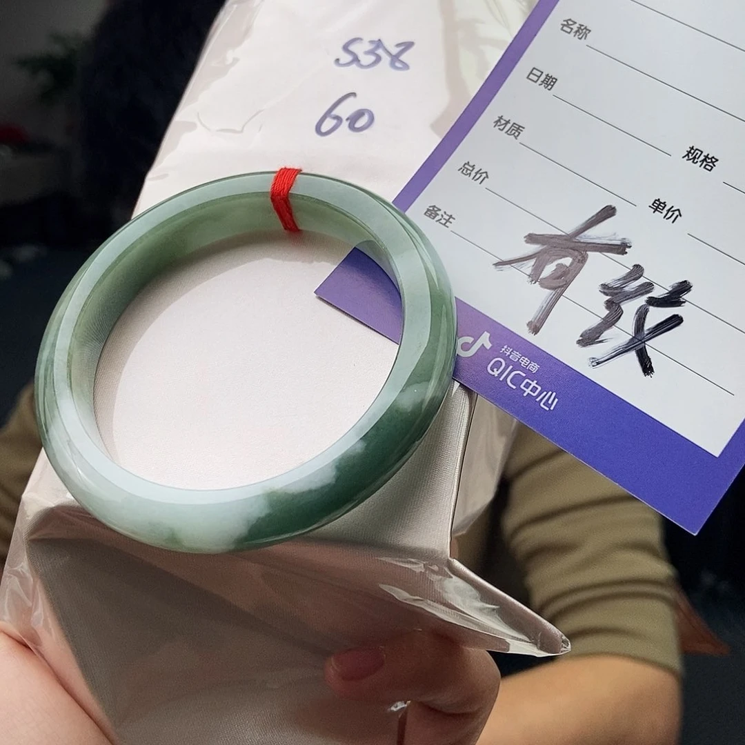 翡翠手镯未镶嵌拍一发一