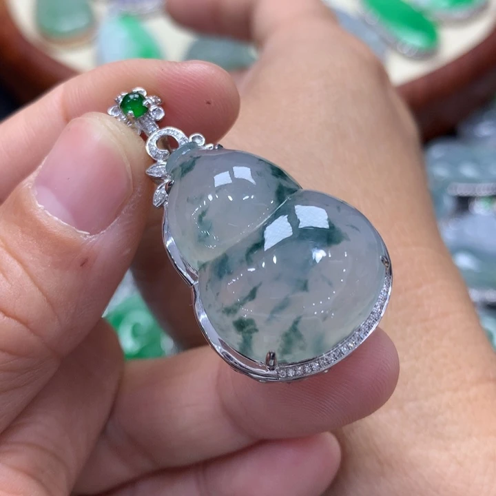 翡翠吊坠(不含链)18K金镶嵌