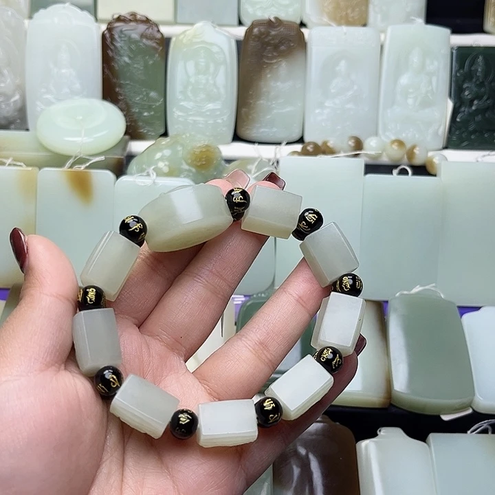 颈饰未镶嵌和田玉