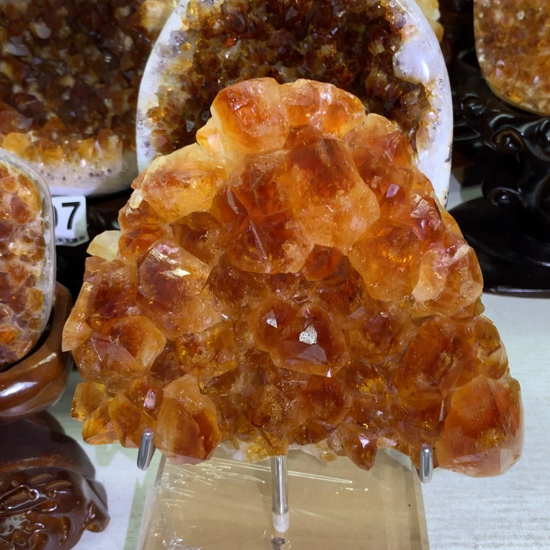 水晶摆件未镶嵌m