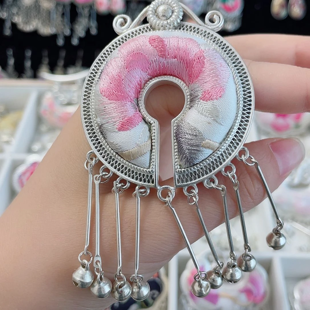 织绣非遗刺绣饰品