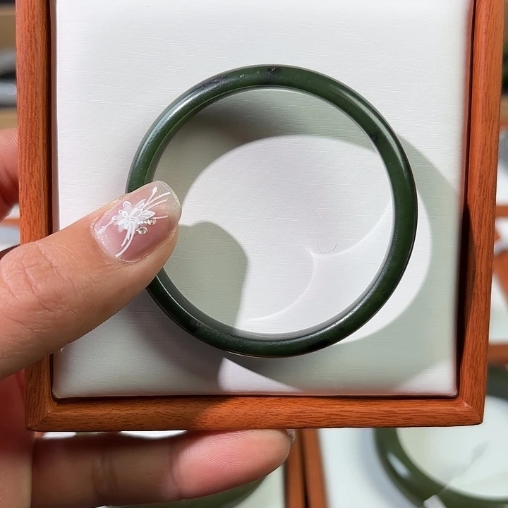 和田玉（糖玉）未镶嵌手镯