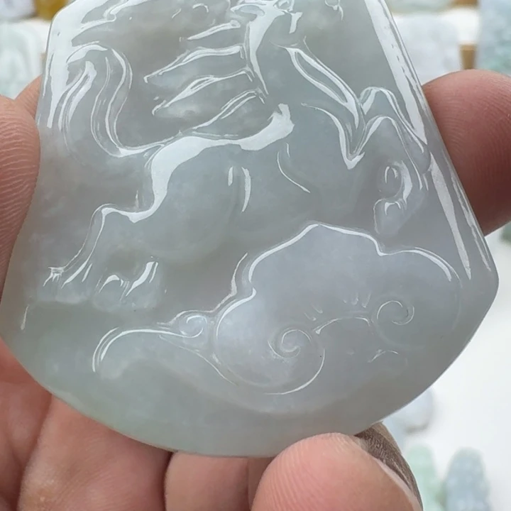 翡翠未镶嵌颈饰天然缅甸A货翡翠