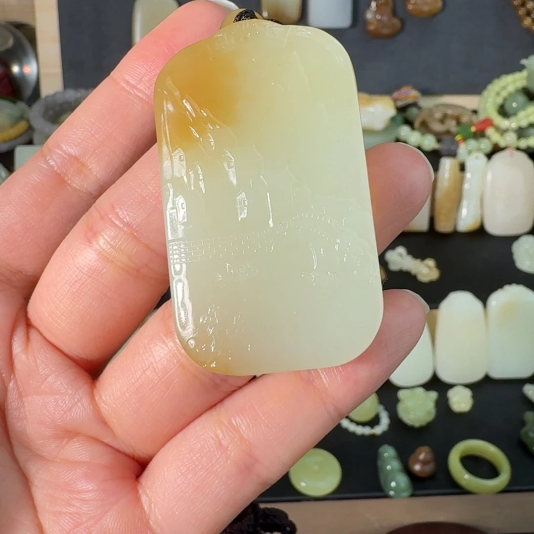 冰***封和田玉未镶嵌颈饰