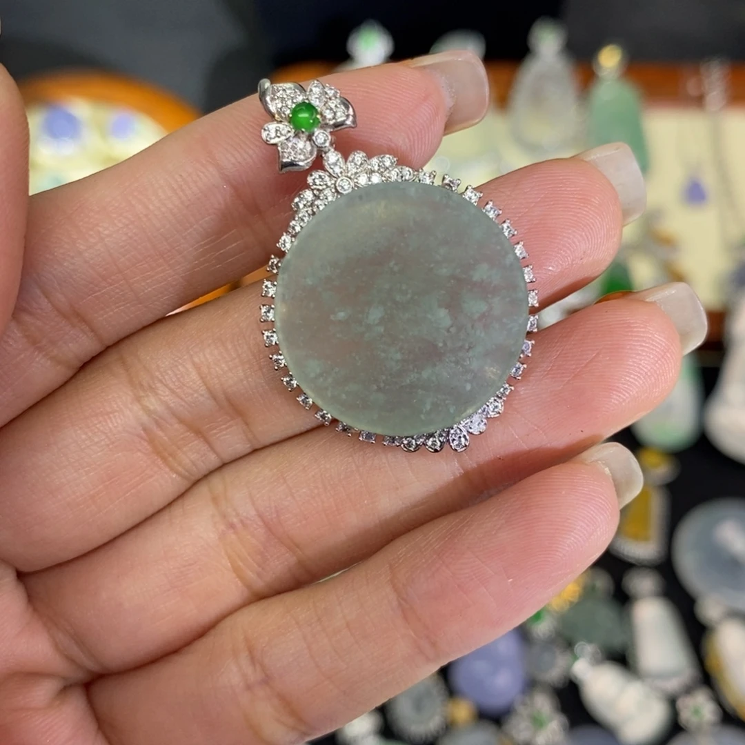 翡翠未镶嵌颈饰A货翡翠