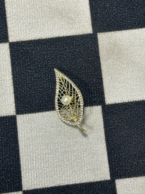 百货 915 珍珠叶子款胸针 发一