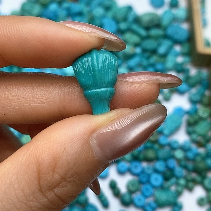 绿松石未镶嵌珠宝奇石