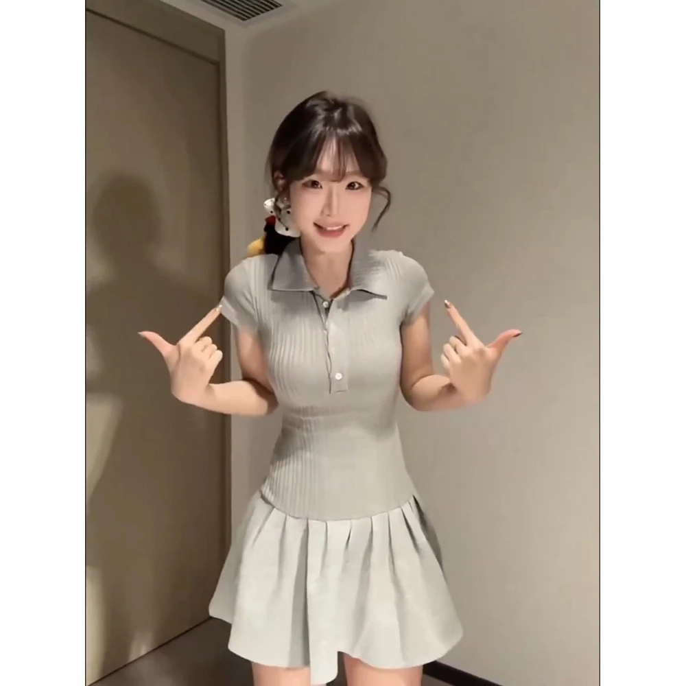 春夏polo领纯欲设计感短袖拼接连衣裙女新款修身显瘦甜辣纽扣裙子