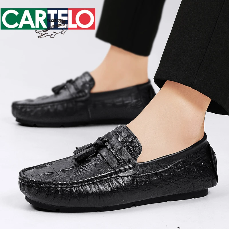 CARTELO/卡帝乐鳄鱼压花纹新款男士真皮豆豆鞋时尚潮流百搭驾车鞋