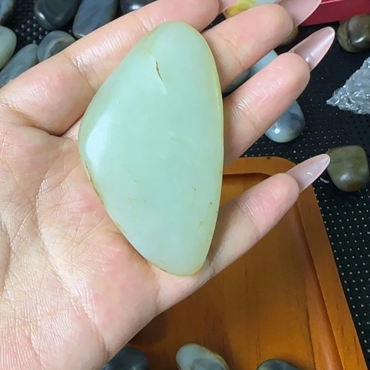 王***）未镶嵌和田玉把件