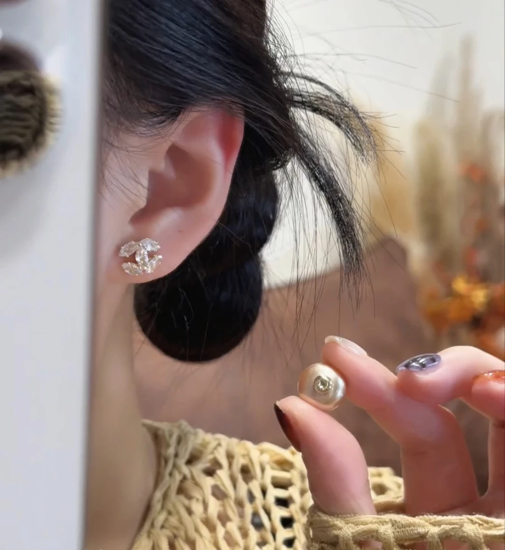 铜合金仿珍珠耳饰 新款小香风耳钉女 小众设计感气质甜美精