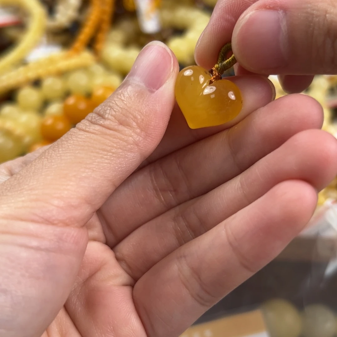 琥珀未镶嵌珠宝奇石