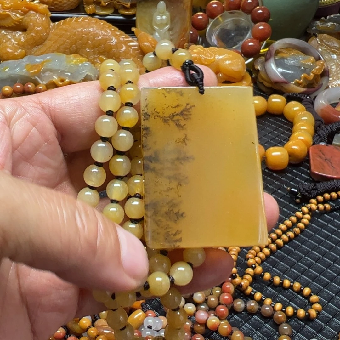 石英质玉未镶嵌颈饰