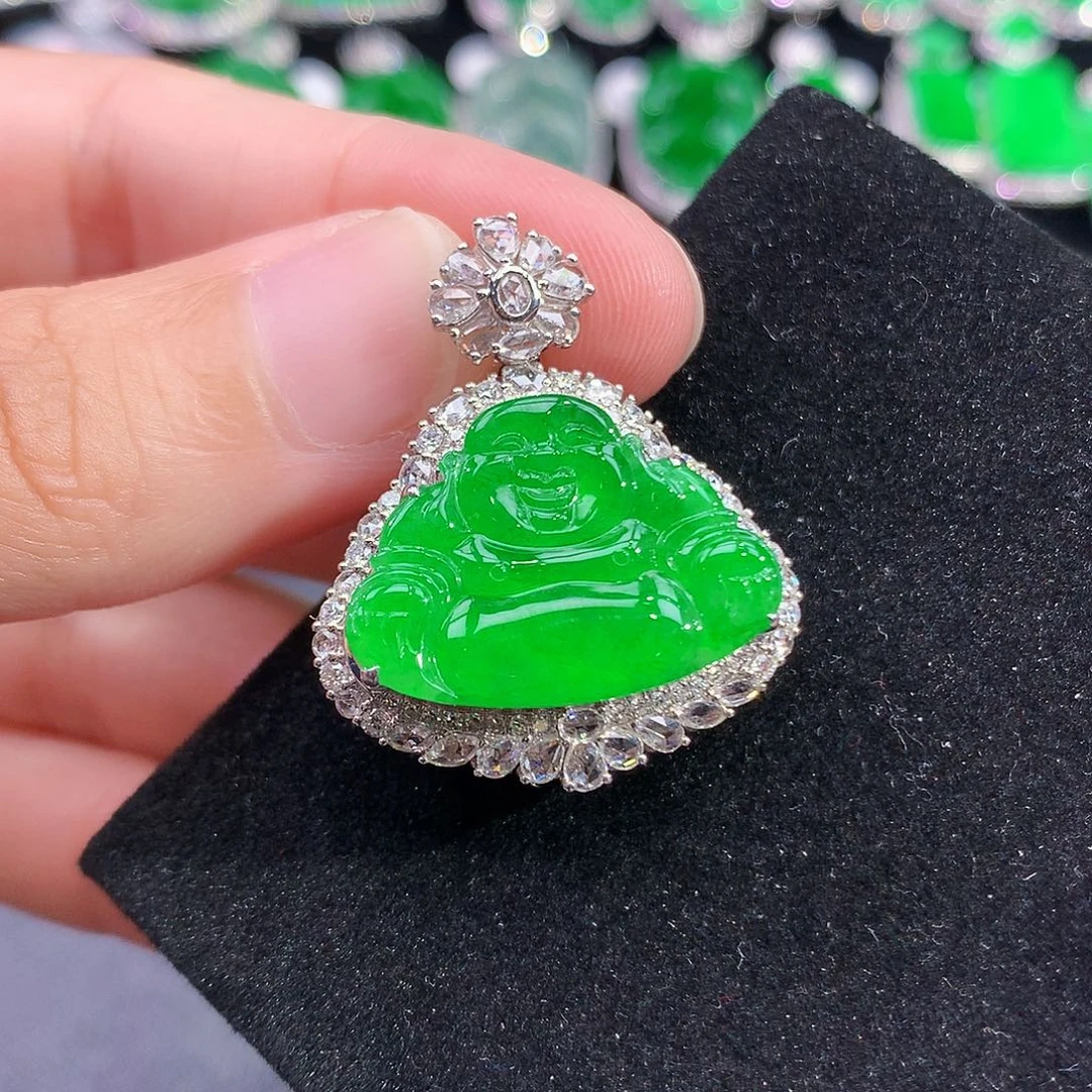 翡翠18K金镶嵌颈饰