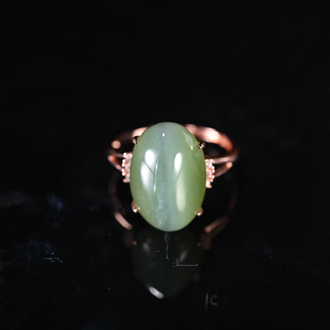 LOT8803 和田玉碧玉蛋面戒指/保利