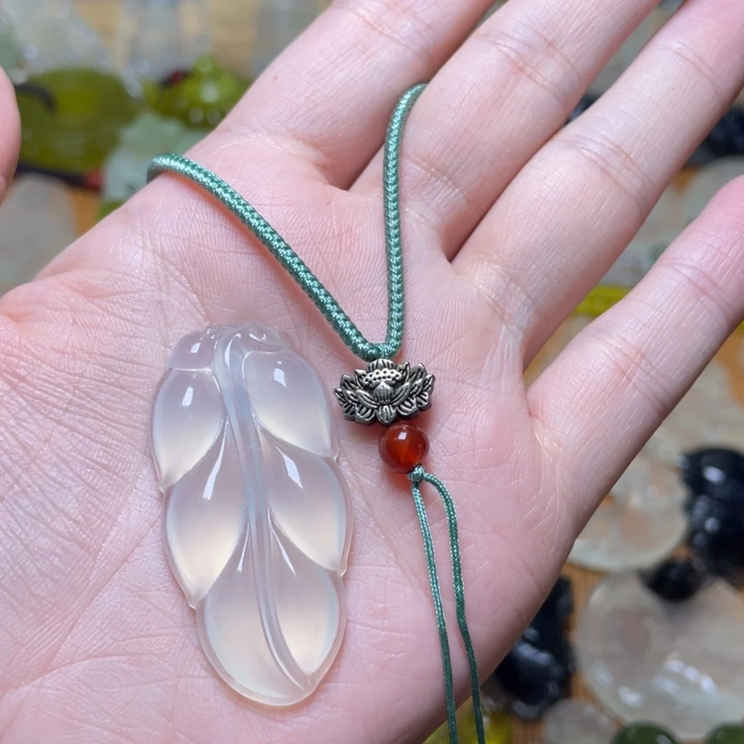 蛇纹石玉吊坠未镶嵌彗*?