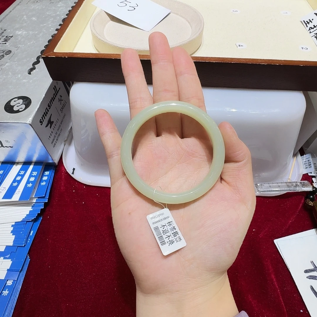 ℒ****和田玉未镶嵌手镯208