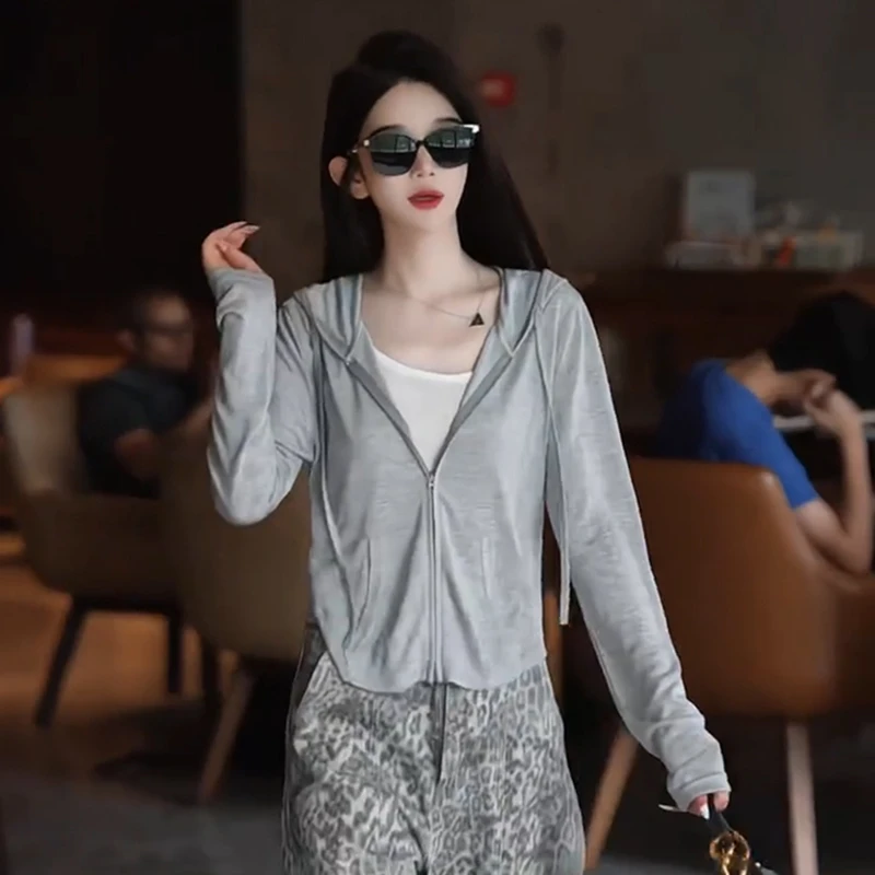 韩系防晒长袖短款外套女士夏薄款设计感小众时尚洋气百搭连帽上衣