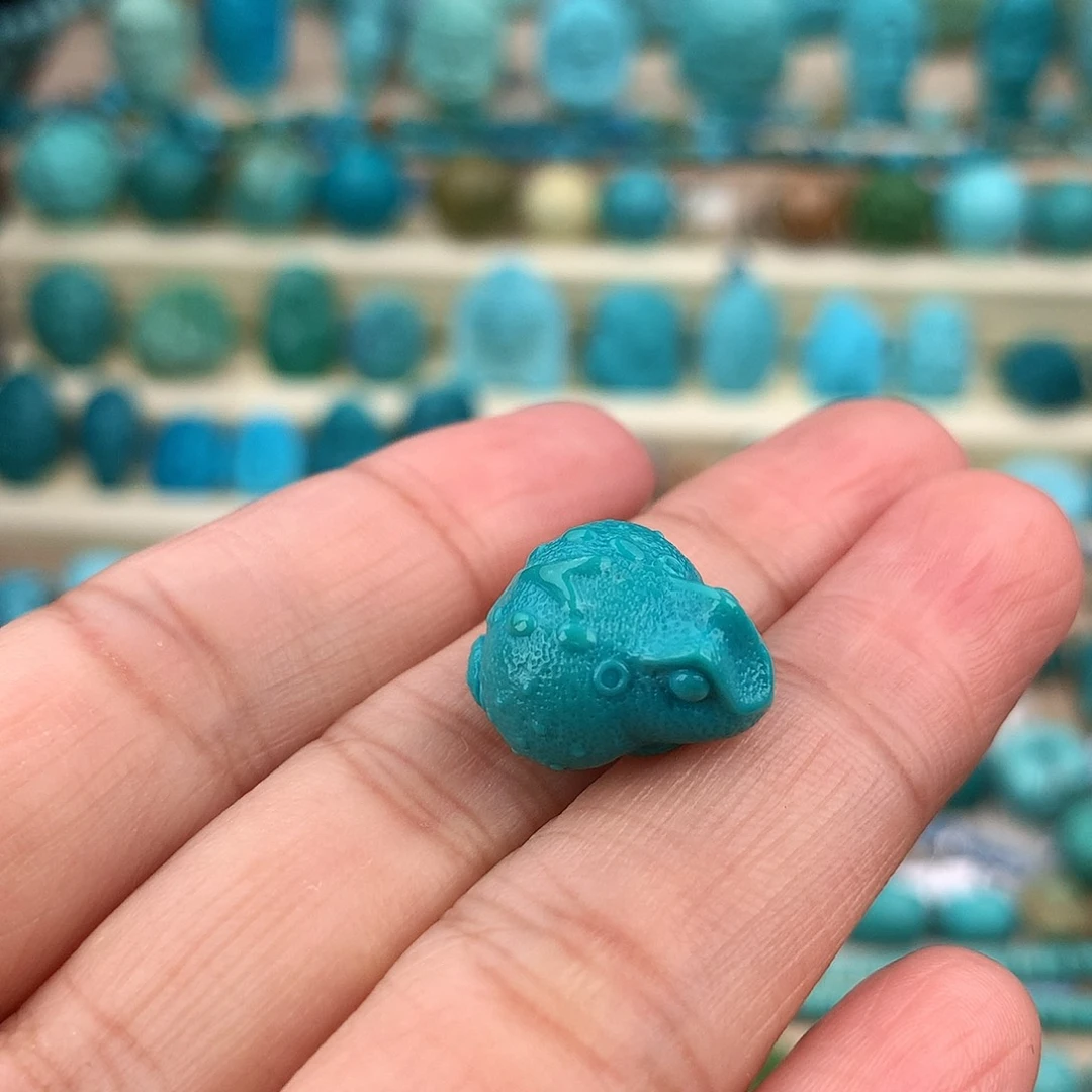 绿松石未镶嵌珠宝奇石