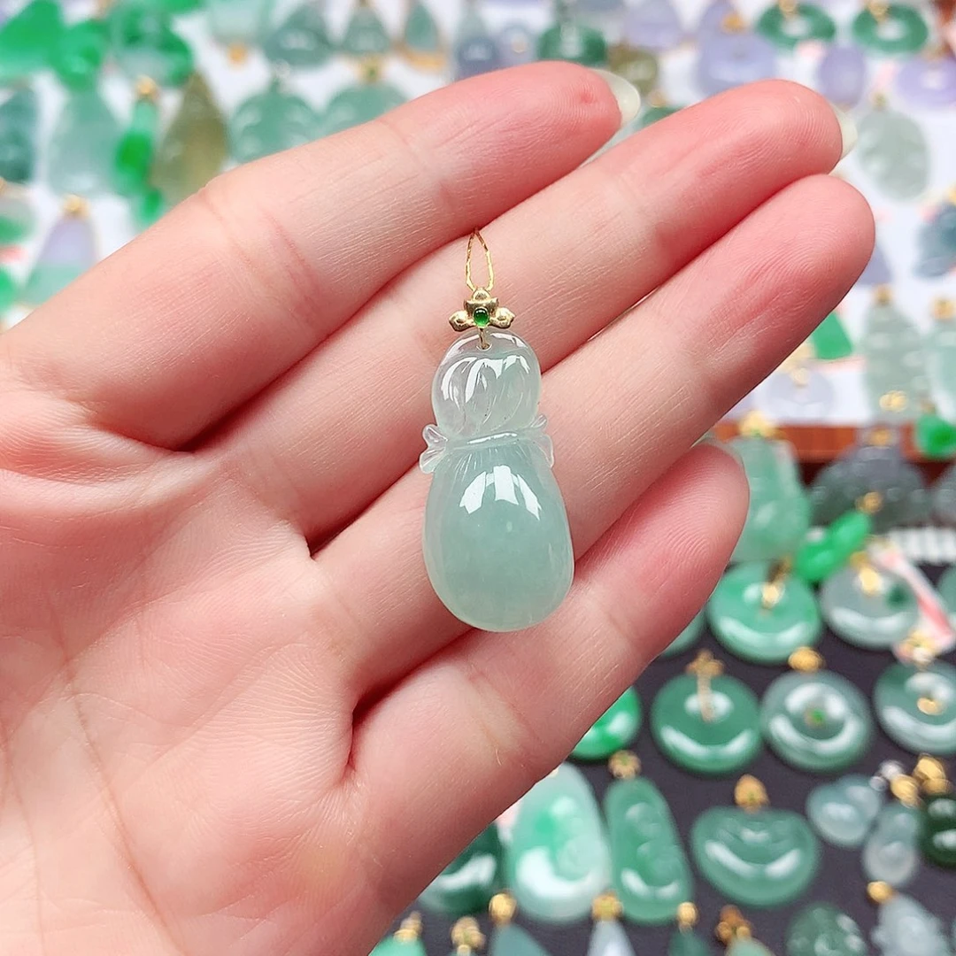 翡翠18K金镶嵌颈饰天然翡翠A货