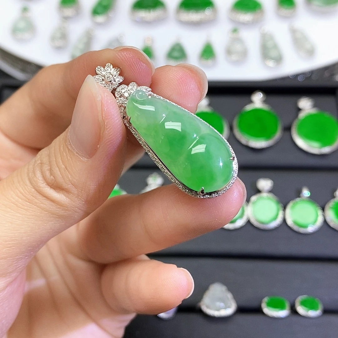 翡翠18K金镶嵌吊坠(不含链)
