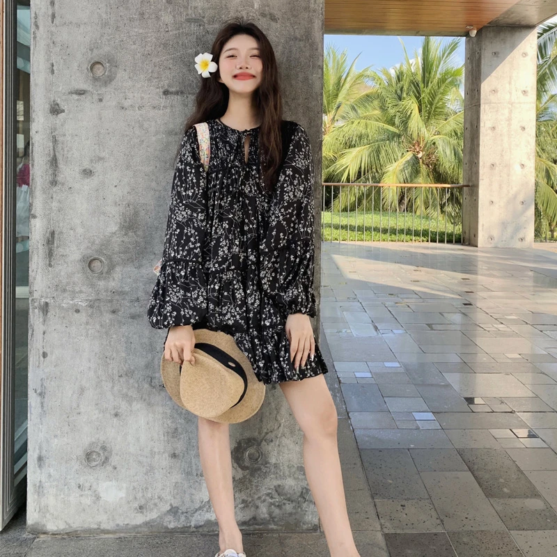 长袖碎花荡领花边领碎花连衣裙法式宽松夏季小众显瘦气质短款时尚