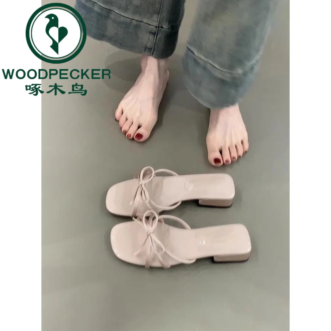 啄木鸟法式温柔蝴蝶结一字带粗跟凉拖鞋女外穿露趾配裙气质凉鞋