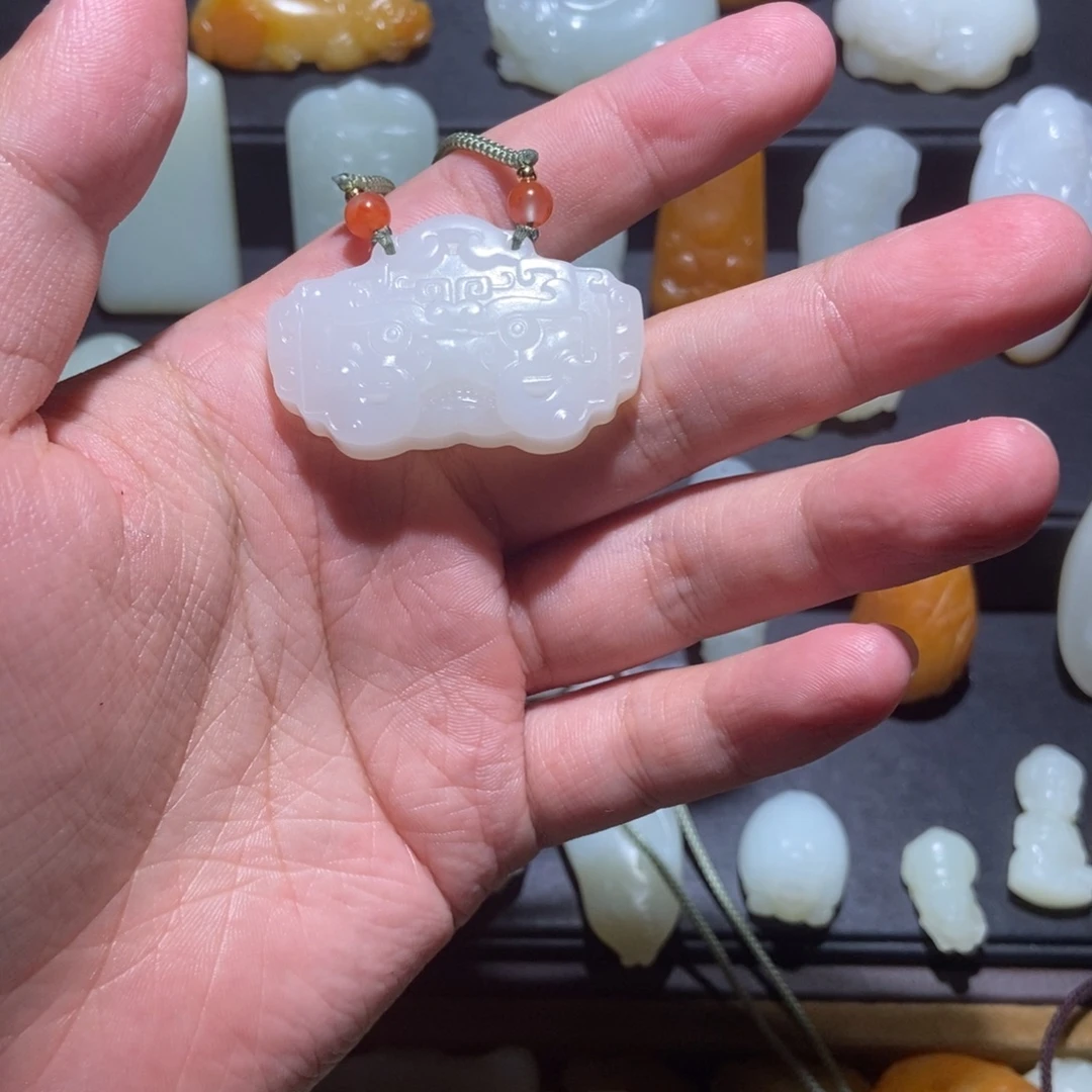 颈饰未镶嵌和田玉