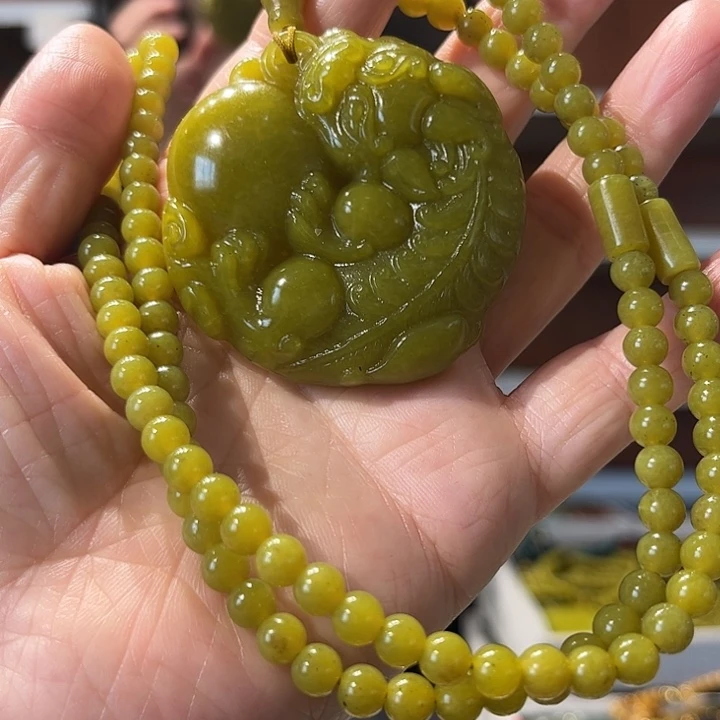 岫玉未镶嵌毛衣链