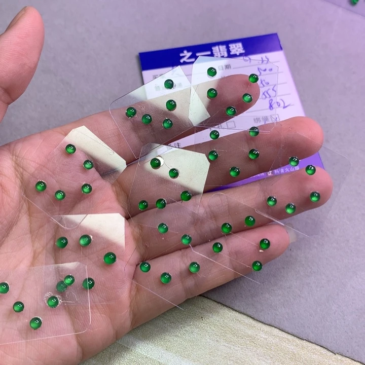 颈饰未镶嵌翡翠贝*佳