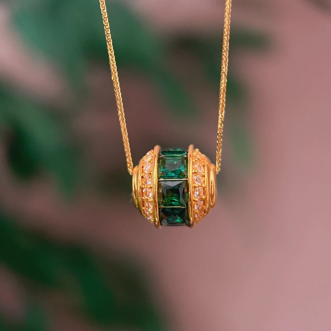 合成锆石18k金绿野仙踪路路通吊坠